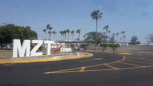 Archivo:Letras de MZT en el Aeropuerto Internacional de Mazatlán, 26 de junio de 2023 03