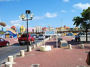 Archivo:Luis Brion Square Willemstad Curacao
