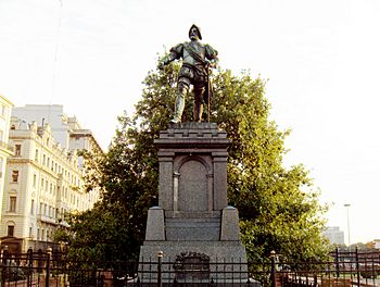 Archivo:Monumento a Juan de Garay