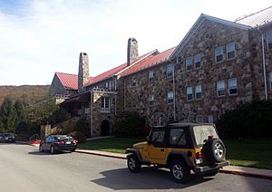 Archivo:Mountain Lake Virginia Hotel