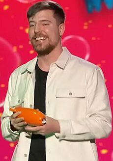 Archivo:MrBeast KCA2023 104 (cropped) 2