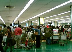 Archivo:Ninoy Aquino International Airport, Terminal 1 arrival area