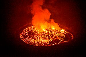 Archivo:Nyiragongo volcano (31437452912)