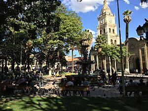 Archivo:Plaza Principal “14 de Septiembre”, Cochabamba, Bolivia - 16636838235