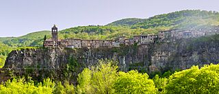 Pueblo Castellfollit 3 cropped.jpg