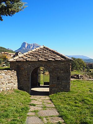 Archivo:San Vicente de Labuerda. Esconjuradero