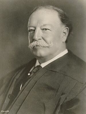 Archivo:William Howard Taft as Chief Justice SCOTUS