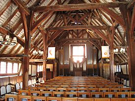 Archivo:Avon Old Farms School - chapel interior