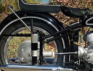 Archivo:BMW R69 rear end