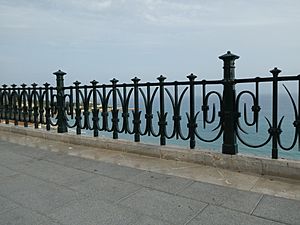 Archivo:Barandilla del "Balcón del Mediterráneo", Tarragona, España