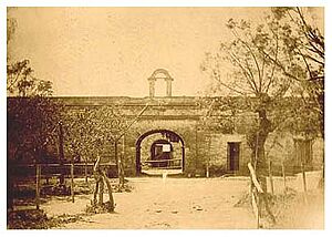 Archivo:Cuartelsantos lugares