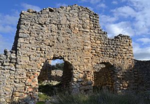 Archivo:Despoblat morisc de l'Atzuvieta (la Vall d'Alcalà), dos arcs