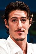 Archivo:Eric Balfour in 2010 cropped