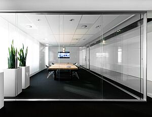 Archivo:Glass Partition Wall