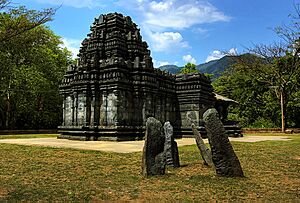 Archivo:Goa-temple