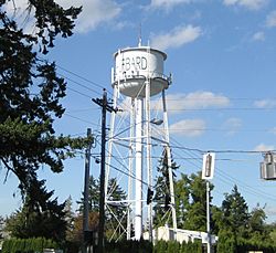 Hubbard Oregon watertower.JPG