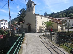 Archivo:Iglesia de Espinaréu , Piloña, Asturias- España. - panoramio