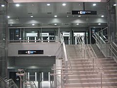 Archivo:L10 Metro de Barcelona 016