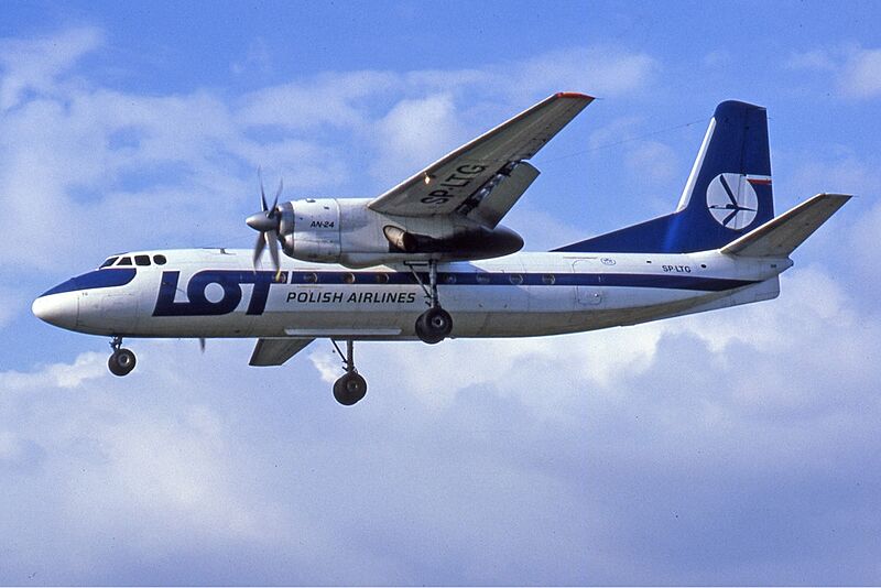 LOT Antonov An-24 Tempelhof Manteufel