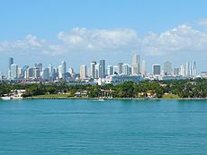 Archivo:Miami skyline 20080328