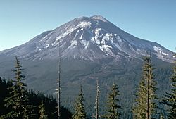 Archivo:Mount St. Helens, one day before the devastating eruption