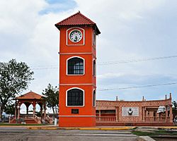 Plaza del Reloj en Miguel Ahumada, Chihuahua.jpg