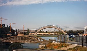 Archivo:Ponte sobre o rio Trancão em Sacavém