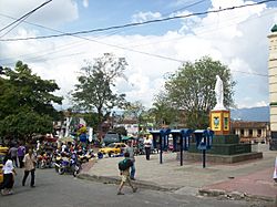 Santa Bárbara-esquina parque.JPG