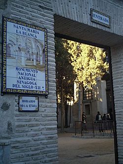 Archivo:Sinagoga Toledo Spain 840