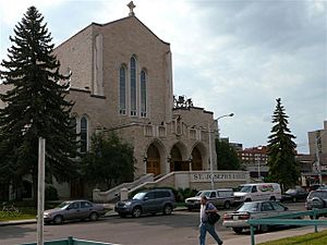 Archivo:St Joseph s Basillica Compressed