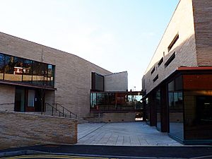 Archivo:The Collection - geograph.org.uk - 108868