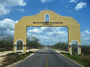 Archivo:Tixpéhual, Yucatán (01)