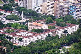 Archivo:UFRJ-Praia Vermelha