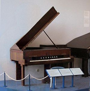 Archivo:Vierlang-Forster electric piano (1937)