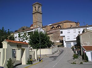 Vista de Andilla desde la entrada, con la Iglesia al fondo.jpg