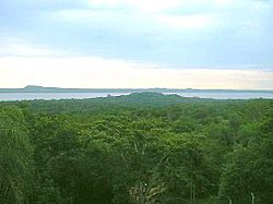 Archivo:Vista del lago 1