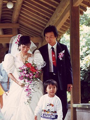 Archivo:Western wedding dress in Taiwan