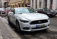 White Ford Mustang VI fr.jpg