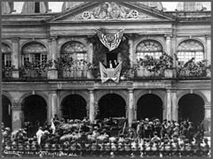 William McKinley making speech from balcony in New Orleans LCCN89715885