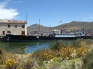 Archivo:Yavari (5690013775)
