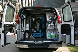 Archivo:2009-03-10 Van equipped for professional carpet cleaning