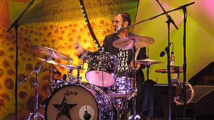 Archivo:20110626 043 All-Starr-Band-in-Paris Ringo-Starr drums WP
