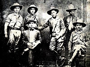 Archivo:A.F.Martí and A.C.Sandino in Mexico