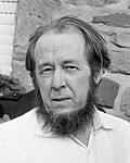 Archivo:Aleksandr Solzhenitsyn 1974crop