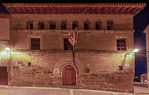 Archivo:Ayuntamiento, Luesia, Zaragoza, España, 2023-01-04, DD 83-85 HDR