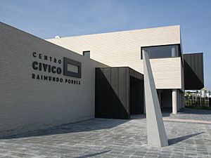 Archivo:Centro Civico Raimundo Porres