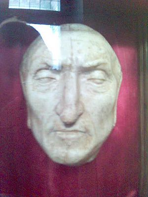 Archivo:Dante deathmask front