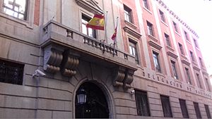 Archivo:Delegación de Hacienda. Calle Francisco Fontecha. Albacete