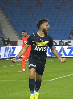 Archivo:Diego Rossi Fenerbahçe