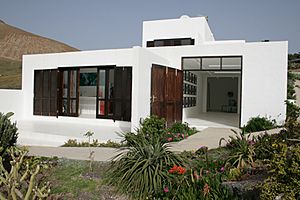 Archivo:El Taller de Arte Conil Tias Lanzarote BBV 073